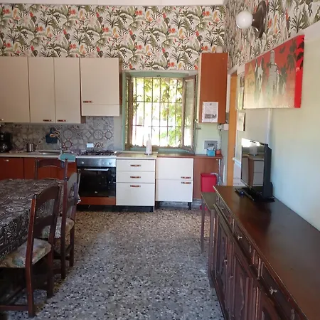 Casa Rustica Nel A 350 M Dalla Metro