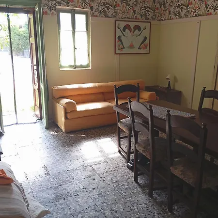 Casa Rustica Nel A 350 M Dalla Metro アパート