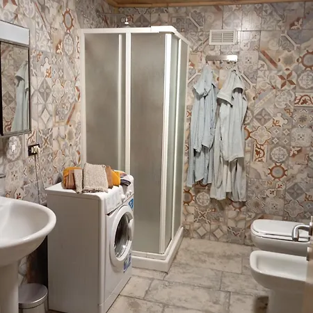 アパート Casa Rustica Nel A 350 M Dalla Metro